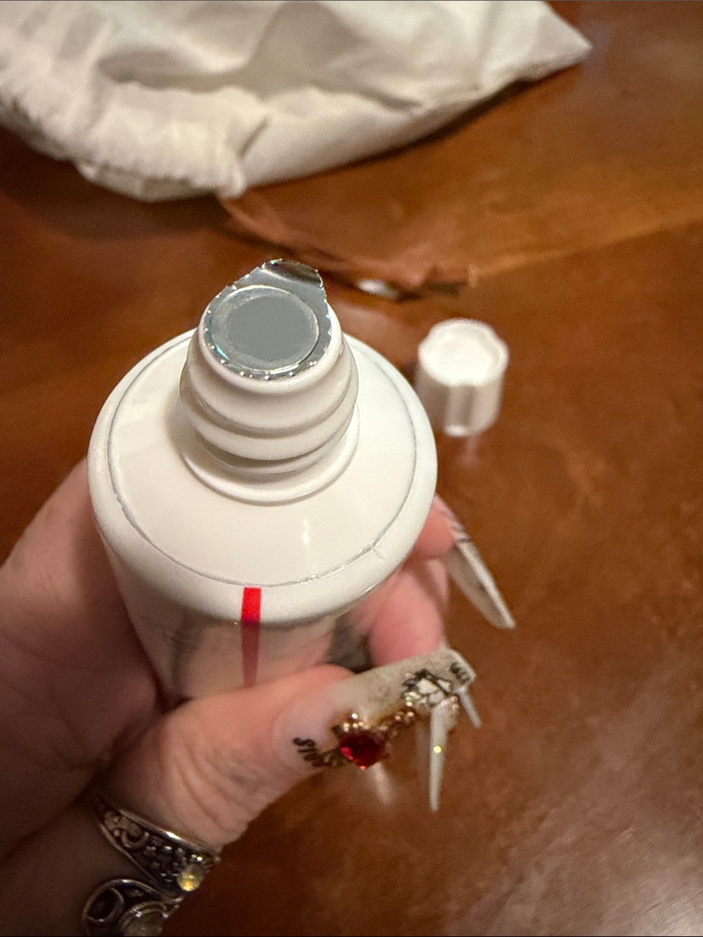 Time Reverse Moisturizer - White & Red Tube - Picture 6 of 6